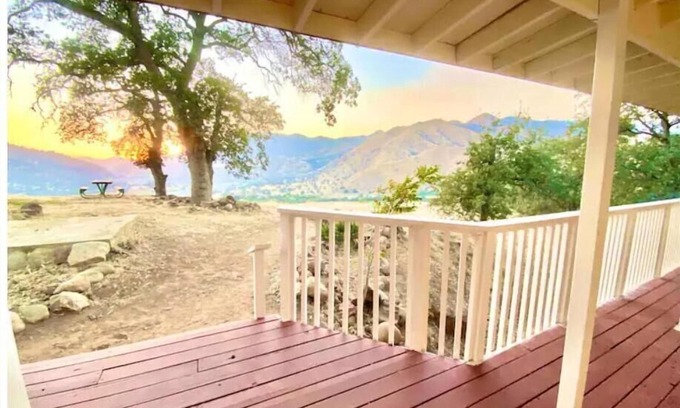 Three Rivers House | Spacious Sequoia Park Retreat Best Panoramic Views