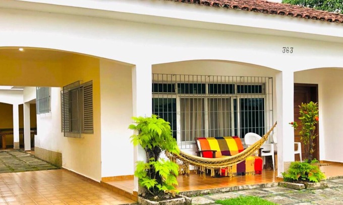 Vila Clais House | Spacious single storey house, Bertioga, close to the beach (we accept pets)