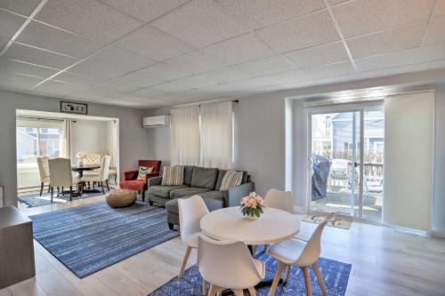 South Haven House | Spacious South Haven Retreat - Walk to Lake Beach!