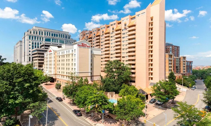Radnor - Fort Myer Heights Hotel | Spacious Stay Perfect for Family Getaways & Exploring Washington, DC Attractions