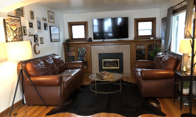 East Central House | Spacious Sugarhouse Bungalow close to downtown and the canyons!