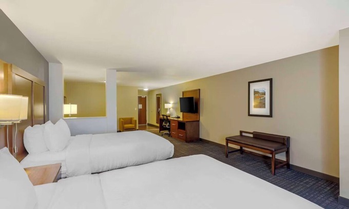 Loveland House | Spacious Suite Perfect for Family Fun and Relaxation Near Loveland Sports Park