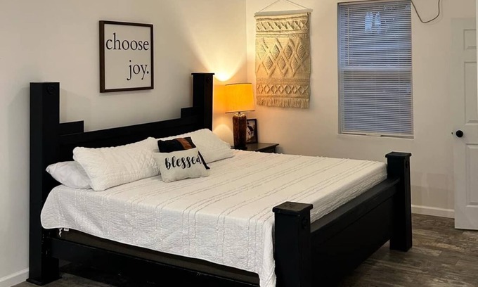 Mena House | Spacious townhome convenient to everything! Great rates! ⭐n