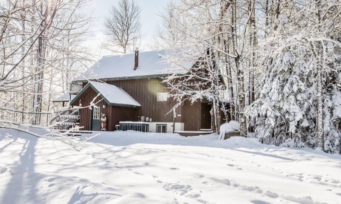 Bessemer House | Spacious Trailside Vacation Home with an Outdoor Hot Tub and Indoor Whirlpool