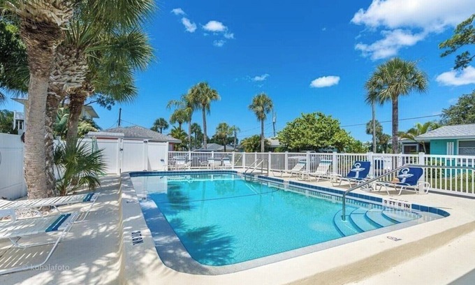 Englewood House | Spacious Updated Home with Heated Pool, Sunset Deck, close to beach-Dearborn St.