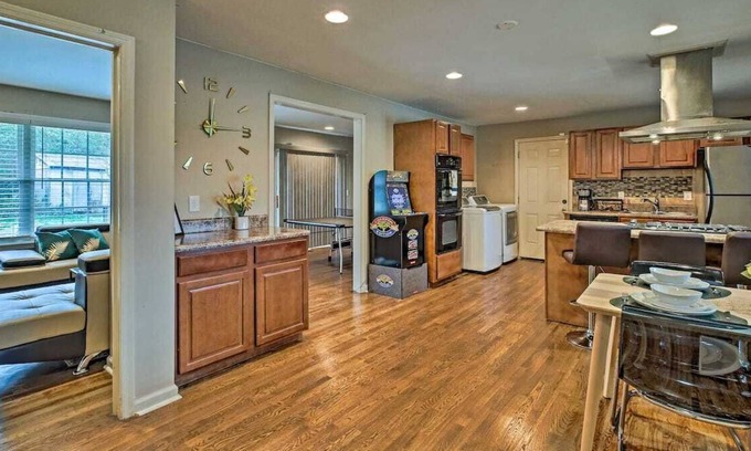 Collier Heights House | ⭐️⭐️ Spacious Urban Oasis, Minutes To Downtown ATL ⭐️⭐️