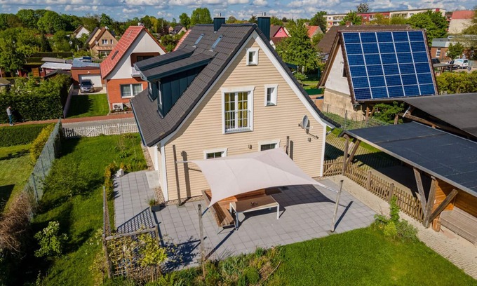 Muritz House | Spacious vacation home with a great garden, fireplace, close to the water and in a central location