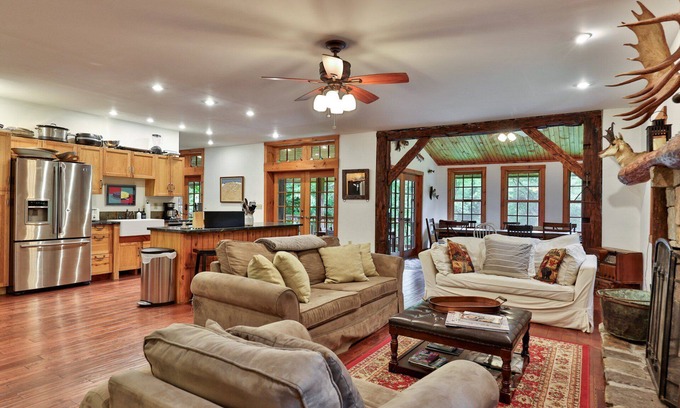 Stockbridge Cabin | Spacious Vermont Mountain Retreat | 4BR/4BA | Near Killington & Hiking | Perfect for Groups