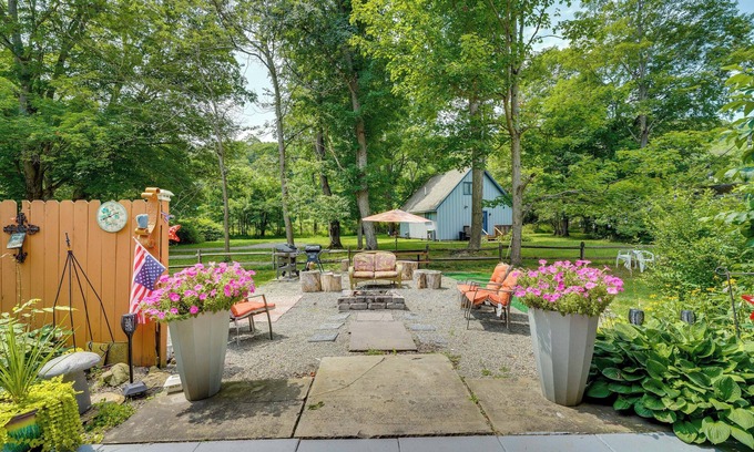 Ellicottville Cottage | Spacious Victorian Home 1/4 Mi to Holiday Valley!