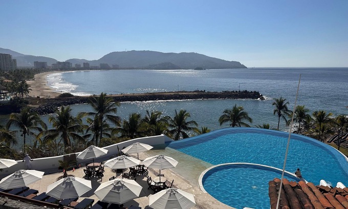 Ixtapa Villa | Spacious villa in Ixtapa with beautiful ocean views