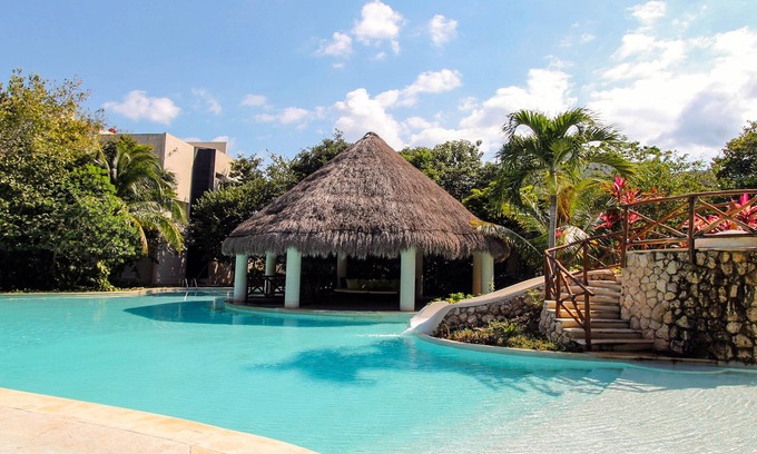Playa del Carmen Villa | Spacious villa with balcony, patio, strong WiFi, partial AC, pool & gym