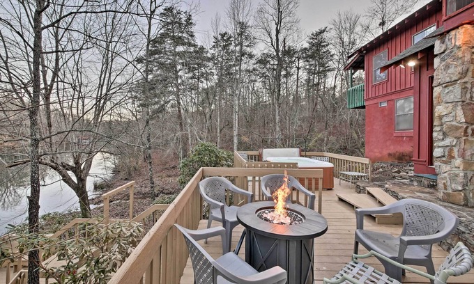 Mentone House | Spacious Waterfront Retreat w/Dock & Hot Tub