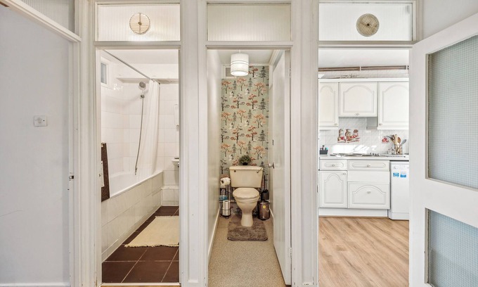 Southgate Apartment | Spacious2Br-Balcony-Parking-25minCentralLondon