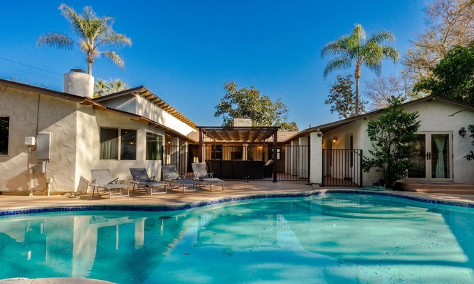 Toluca Lake Villa | Spanish Villa Heated Pool/Spa-5 mins from Universal Studios