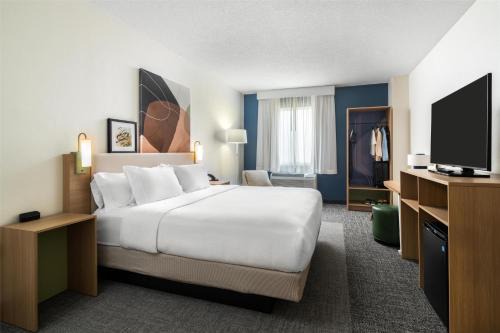 Forest Park Hotel | Spark by Hilton Cincinnati Fairfield