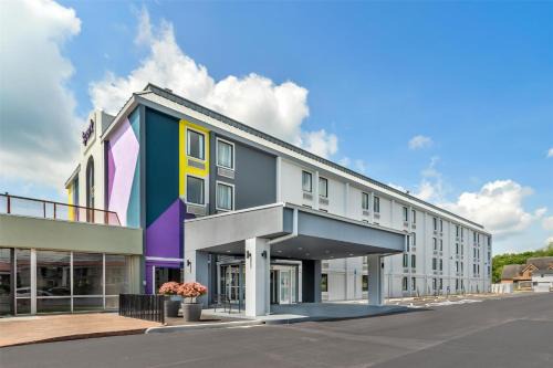 Knoxville Hotel | Spark by Hilton Knoxville North I-75