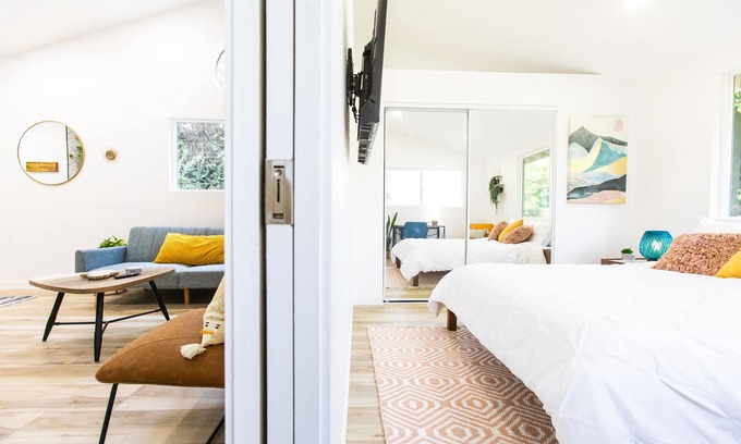 San Onofre Apartment | Sparkling Clean, Stylish 1-bdrm w/parking - 5 min to hiking & beach!
