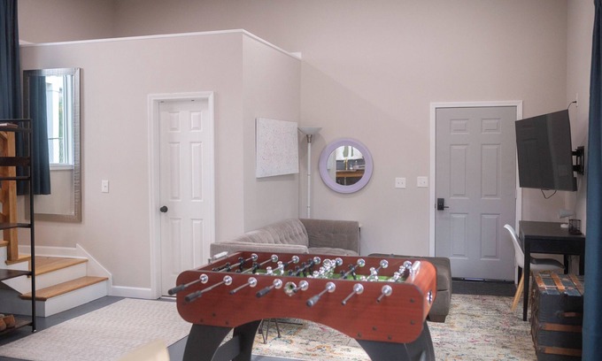 Reynoldstown Cottage | Sparkling Clean Walkable King Bed Couples Retreat!