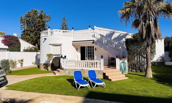 Urbanizacion Marbessa Villa | Special familyfriendly prices for this beautiful villa with pool, near the beach