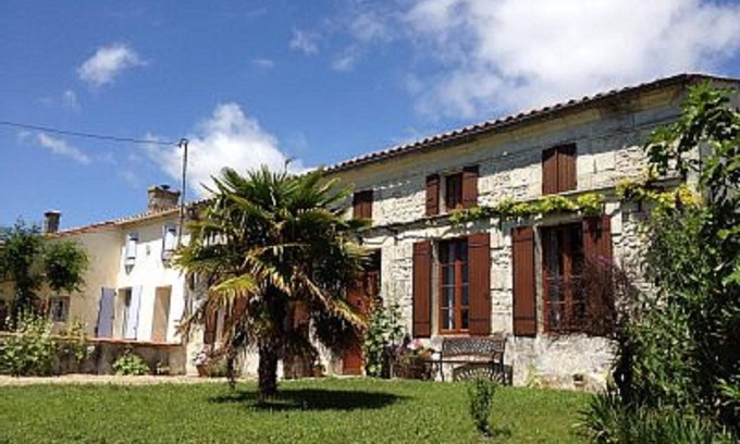 Saint-Fort-sur-Gironde House | Special Offer! Stunning stone house and annexe with large private heated Pool.
