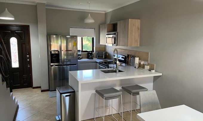 Gold Coast House | Special house in gold coast with private jacuzzi