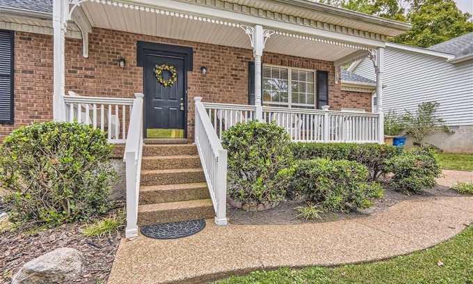 Windsor Green House | SPECIAL Lovely, Quiet and Comfortable Home,