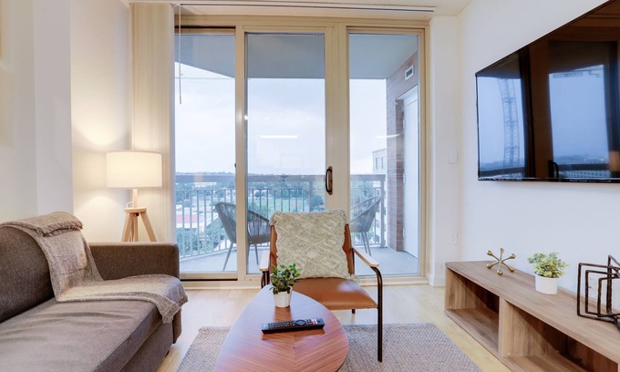 Ballston Apartment | Spectacular 1 BR Condo at Ballston