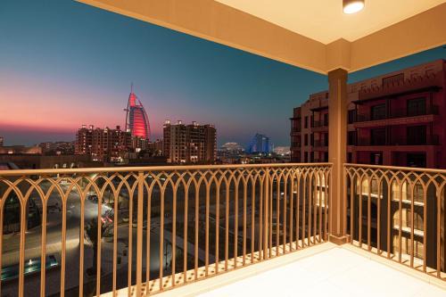 Umm Suqeim 3 Apartment | Spectacular 2BR Apartment Full BurjAlArab View