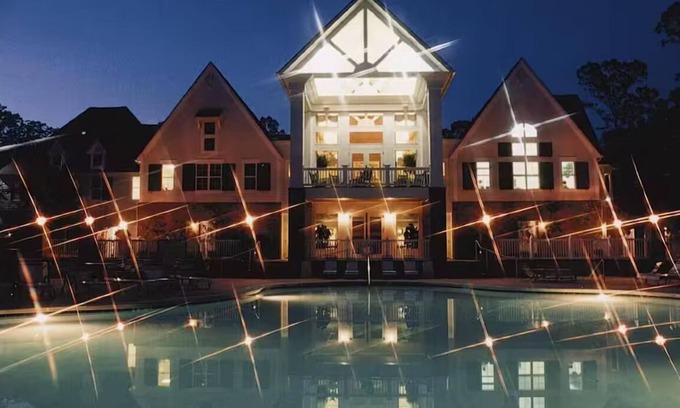 Lackey Resort | Spectacular 3-bedroom resort in wonderful Williamsburg.