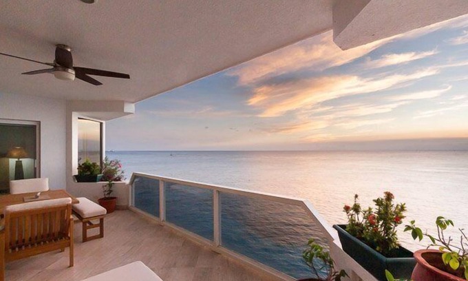 Zona Hotelera Norte Condo | Spectacular 5th Floor Condo, Close to Town, Best Sunsets in Cozumel