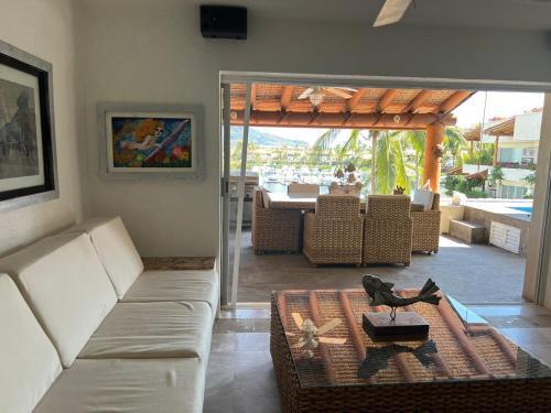 Ixtapa Apartment | Spectacular apartment in Marina Ixtapa