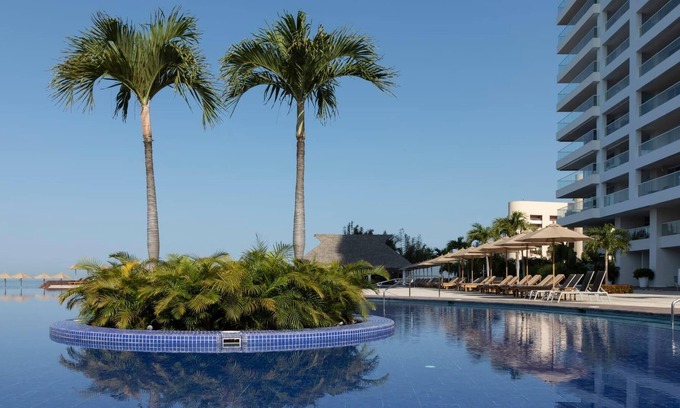 Marina Vallarta Apartment | Spectacular Beachfront Garden House at Tres Mares