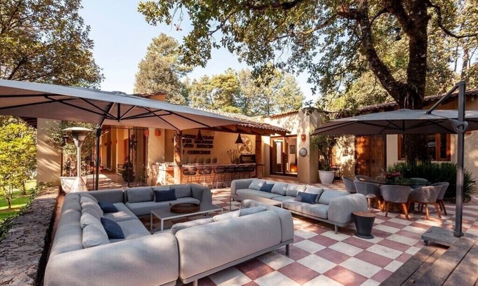 Valle de Bravo House | Spectacular House with Jacuzzi and Huge Garden