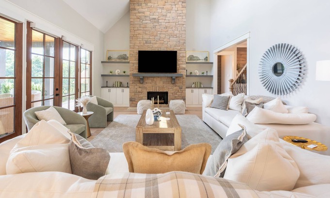 Hendersonville House | Spectacular House 4BR 5BA - Lake front