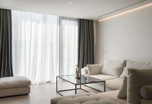 Triana House | Spectacular Luxury & Design Home