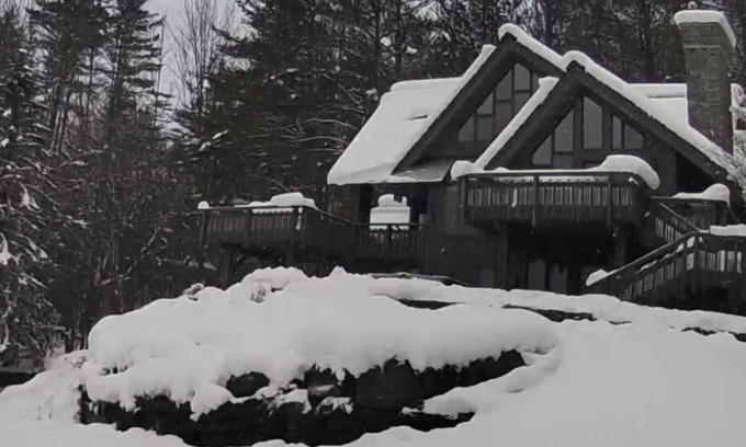 Pittsfield House | Spectacular Mountain Views, 6 Bedroom, 4 Bath with Fireplace, Hot Tub & Elevator