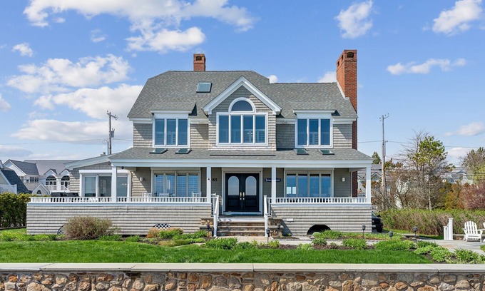 Kennebunk House | Spectacular Oceanfront Beach House on Gooch's Beach