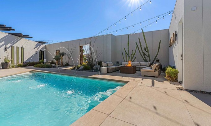 Racquet Club West House | Spectacular Resort-Style Oasis by Rather Be Properties