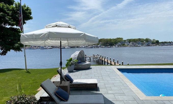 Manasquan House | Spectacular Riverfront Property