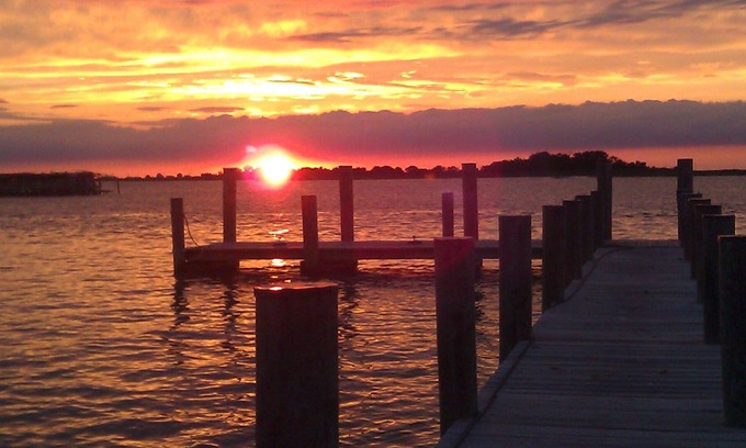 Tylerton House | Spectacular Sunsets- Waterfront Home on Smith Island