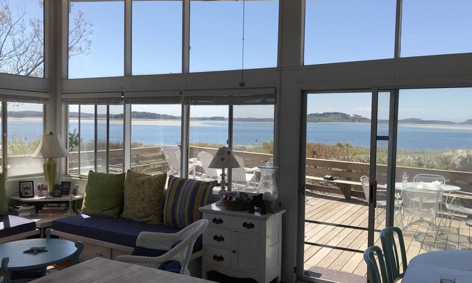 Prides Crossing House | Spectacular Sunsets And Private Beach In A Nantucket Style Summer Cottage.