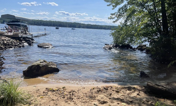 Naples House | Spectacular Sunsets and Sandy Beach on Long Lake!