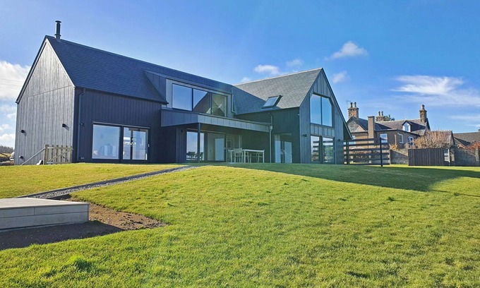 Fourpenny House | Spectacular uninterrupted views of Loch Fleet and the countryside from every room