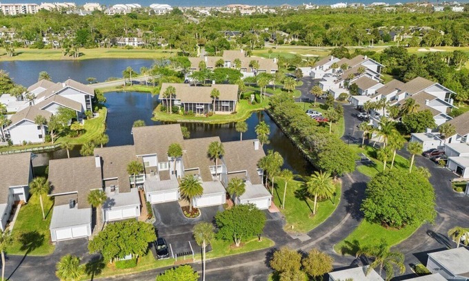 Sawgrass Condo | Spectacular vacation retreat in Sawgrass Country Club, Ponte Vedra Beach, FL