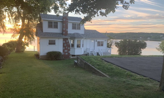Knox County House | Spectacular views, close to down town Rockland