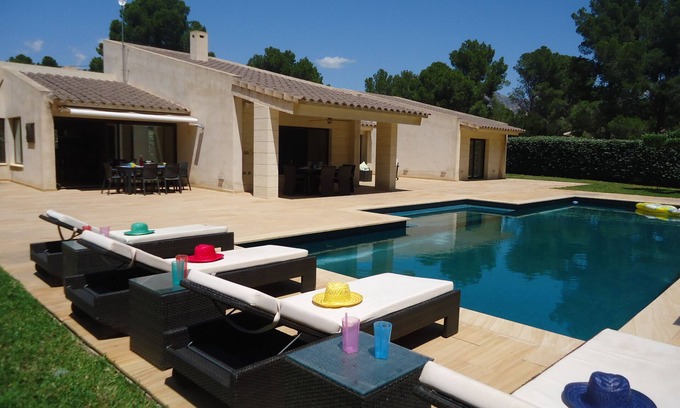 L'Ametlla de Mar Ski Chalet | SPECTACULAR VILLA WITH ORIGINAL AND MODERN ARCHITECTURE WITH PRIVATE POOL