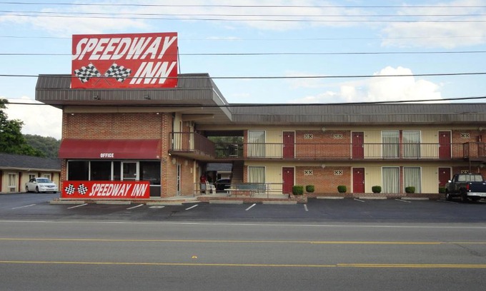 Bristol Hotel | Speedway Inn