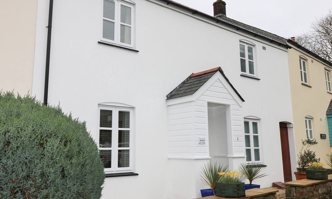 Charlestown House | SPEEDWELL, pet friendly, country holiday cottage in Charlestown