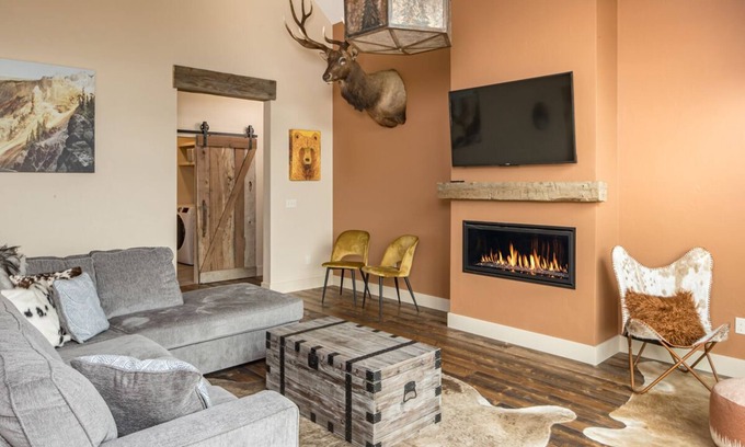 Big Sky Ski Chalet | Spend the Holidays Here! Custom Chalet with Mountain Views, Near Town Center, with a Lovely Deck!
