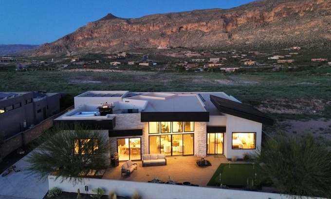 Hurricane House | SPIRAL at Copper Rock! Sleeps 14!